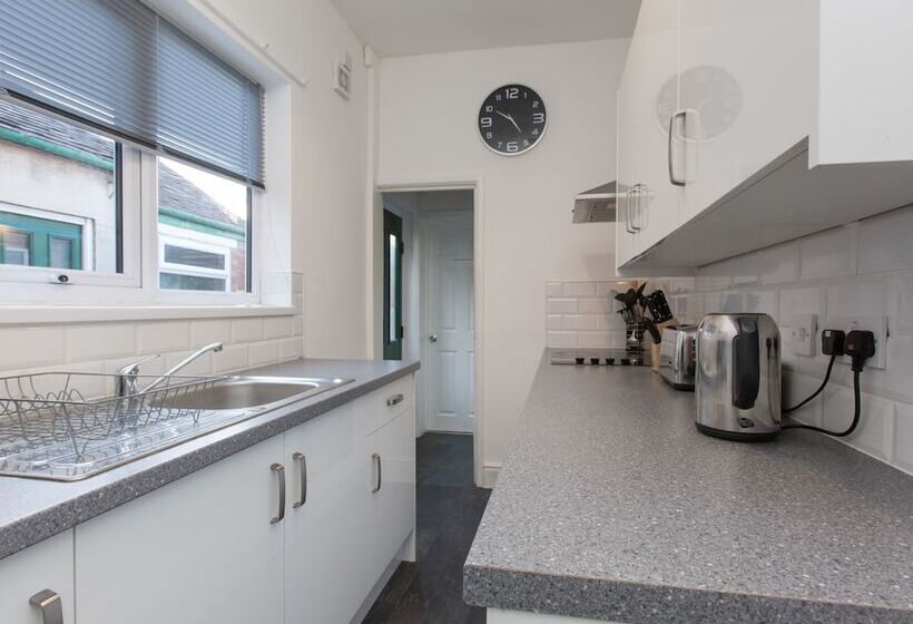 Townhouse @ Newlands Street Stoke