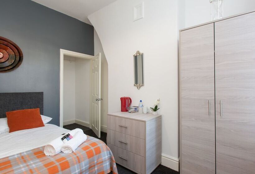 Townhouse @ Newlands Street Stoke