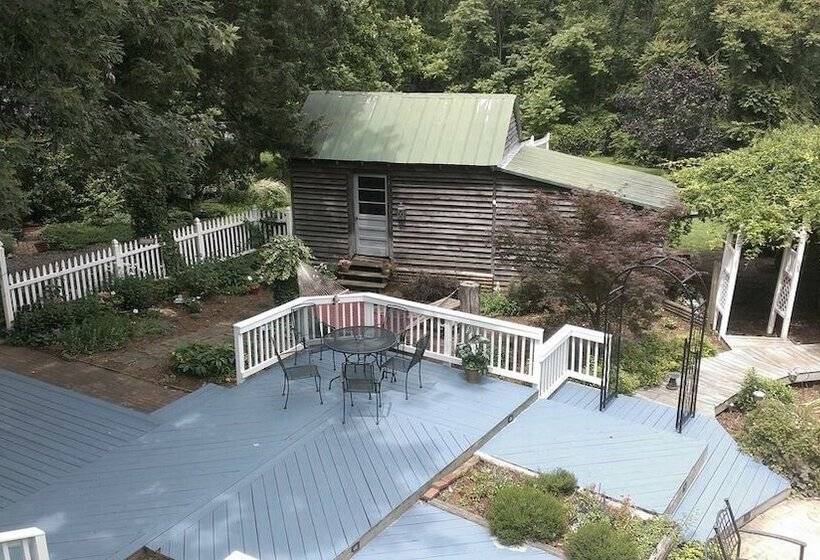 7 Bedroom Manor Near Appomattox & Lynchburg