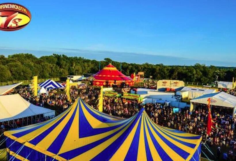 Bournemouth Hot Tub & Sauna Holiday Let