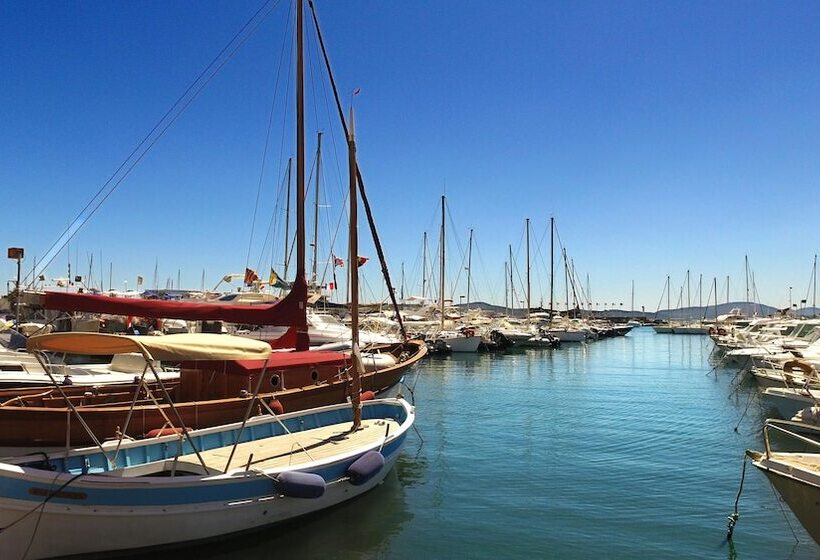 ホテル Vvf Golfe De Saint Tropez