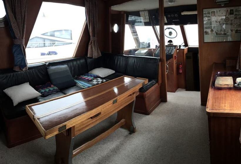 هتل Yacht Germinal Honfleur