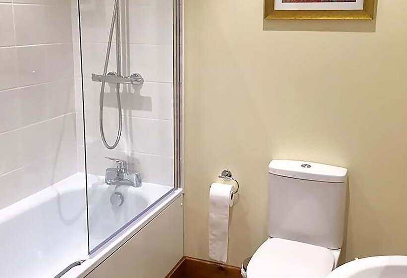 Lackford Lakes Barns