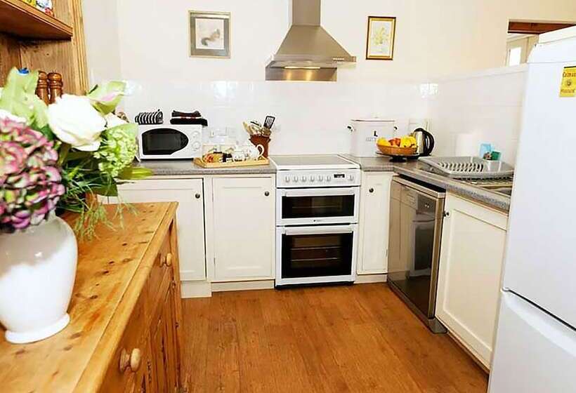 Lackford Lakes Barns