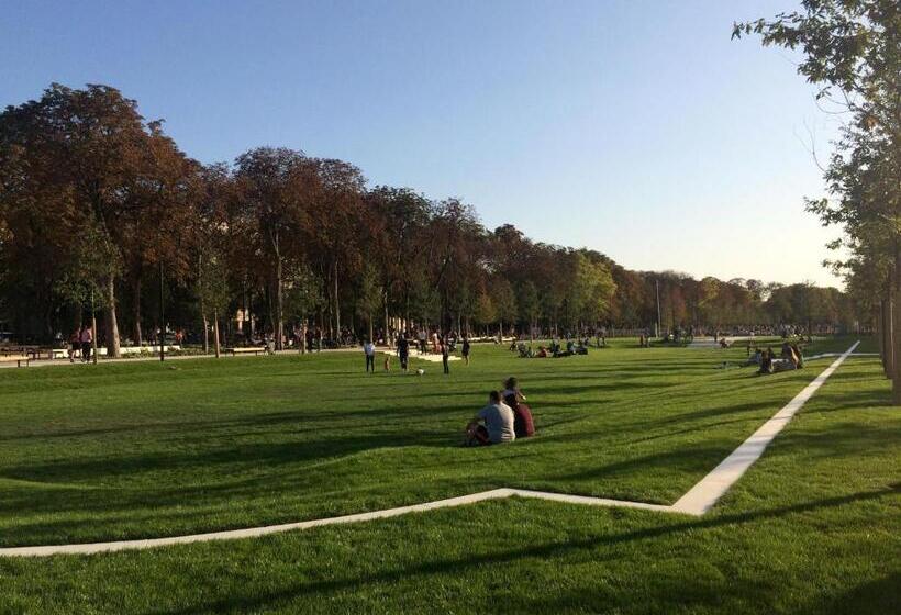Le Nid Des Halles, Au Cœur Du Boulingrin