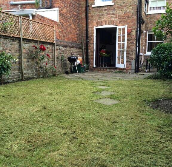 膳宿费 Cozy Place