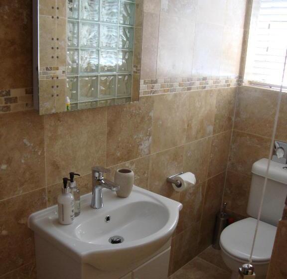 Пансион The Mayfair Guest House Self Catering