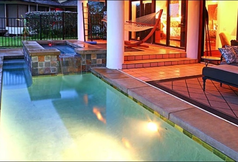 Rate Elegant Home With Hot Tub And Pool On Makai Golf Course