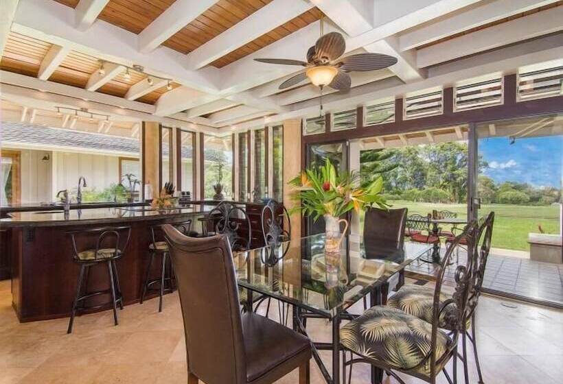 Rate Elegant Home With Hot Tub And Pool On Makai Golf Course