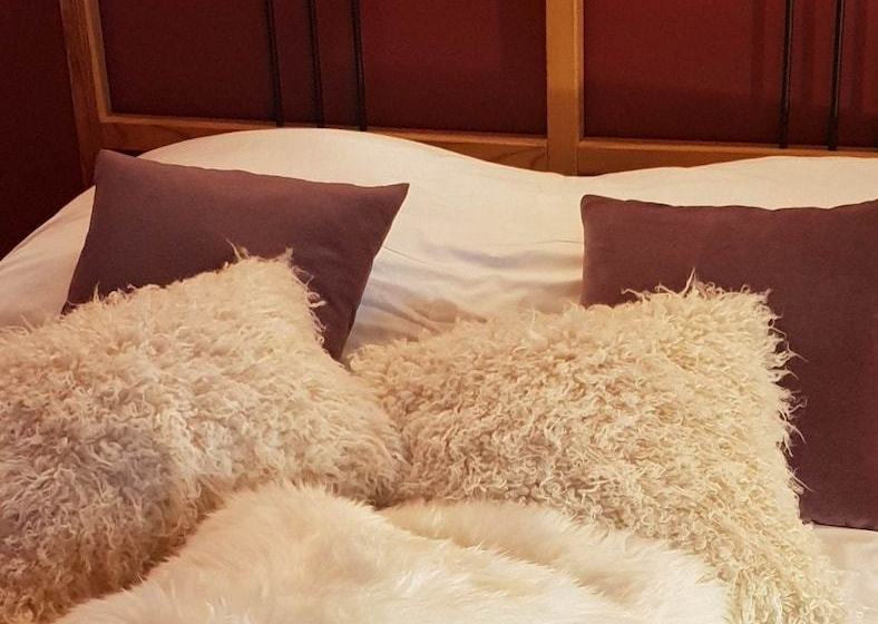 Roc Refuge Out Of The City