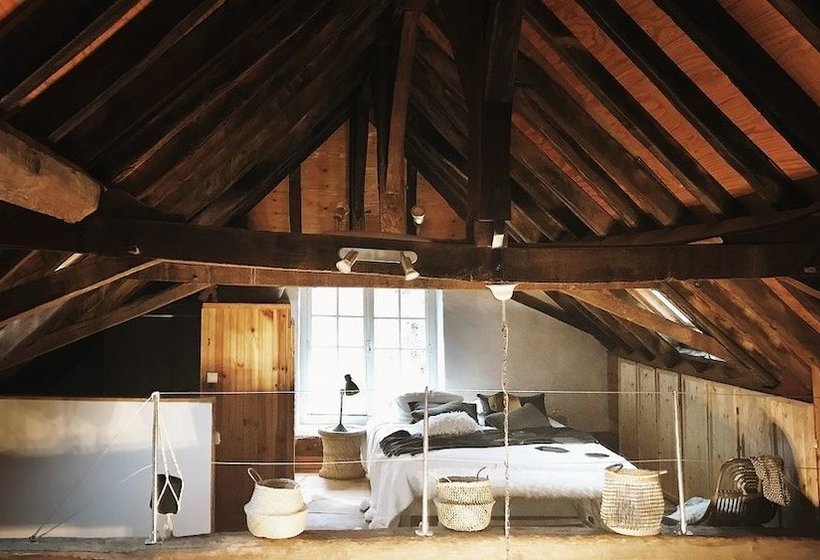 Roc Refuge Out Of The City