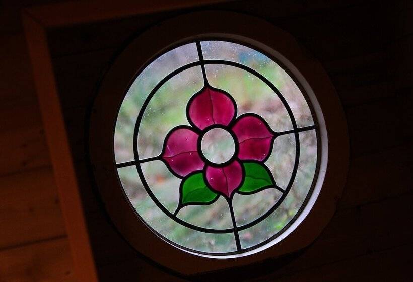 Hapus Yurt   Two Beautiful Yurts And Barn Cottage