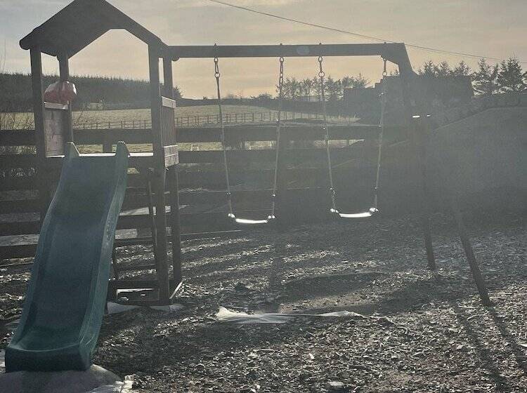 Acdc Glamping, Campervan , Caravan And Tent Resort