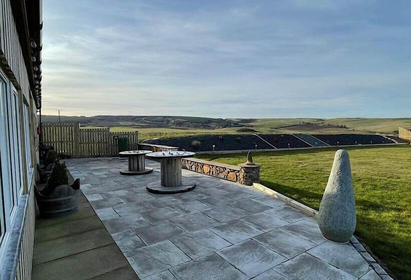 Acdc Glamping, Campervan , Caravan And Tent Resort