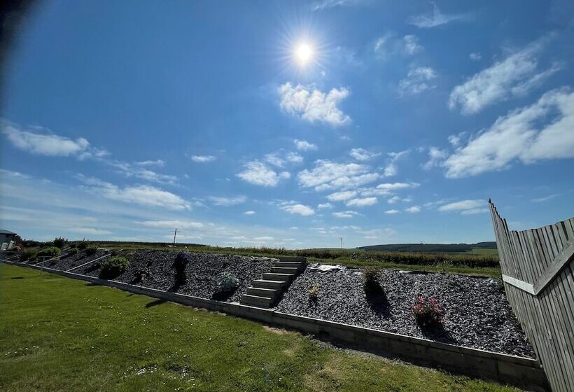 Acdc Glamping, Campervan , Caravan And Tent Resort