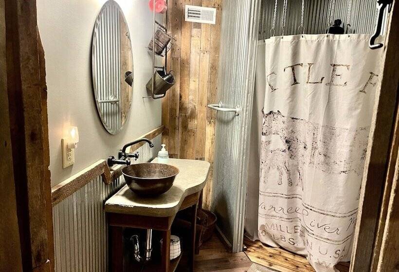 Amish Country Comfort