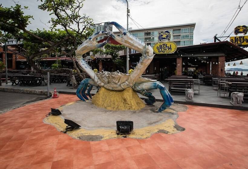 Nagawari Art Maldives Pattaya Villa