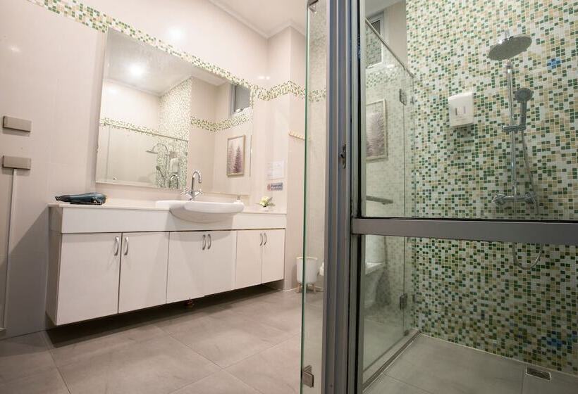 Nagawari Art Maldives Pattaya Villa