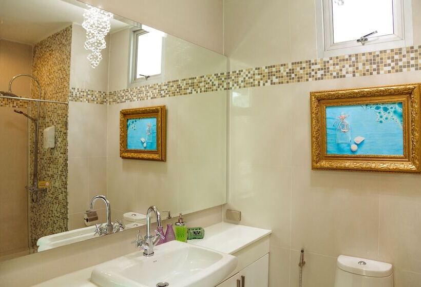 Nagawari Art Maldives Pattaya Villa