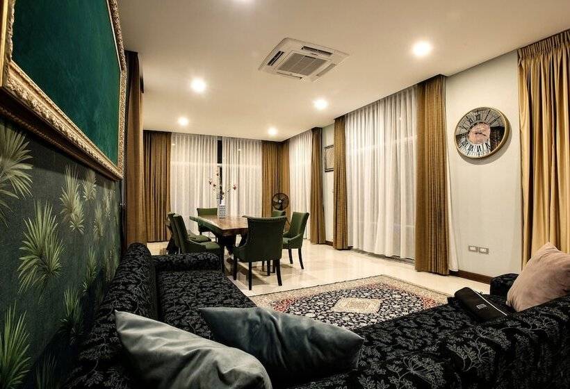 Nagawari Art Maldives Pattaya Villa