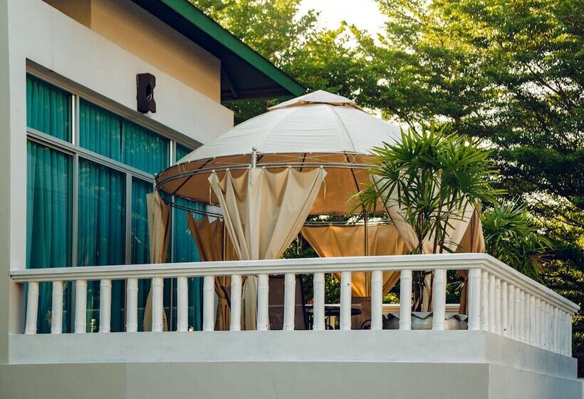 Nagawari Art Maldives Pattaya Villa