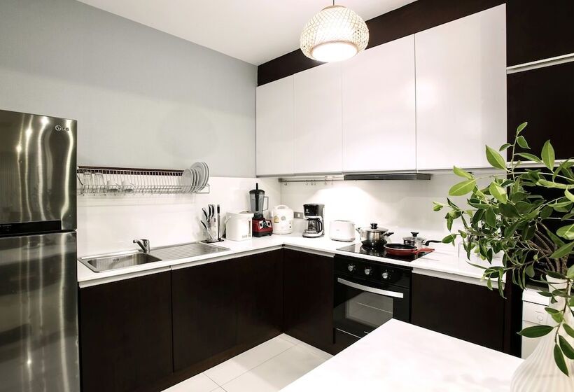 Nagawari Art Maldives Pattaya Villa