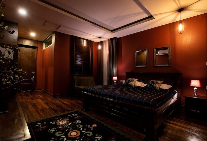 Nagawari Art Maldives Pattaya Villa