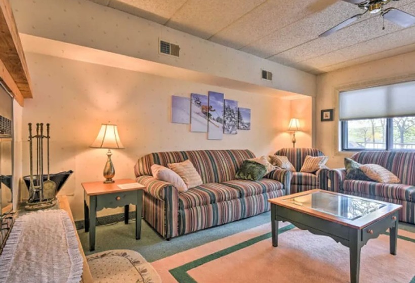 Cozy Pocono Mountain Escape