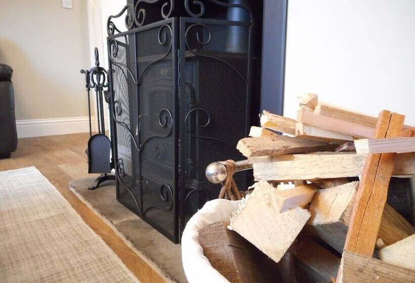 East Cottage, Parbroath Farm Near Cupar In Fife