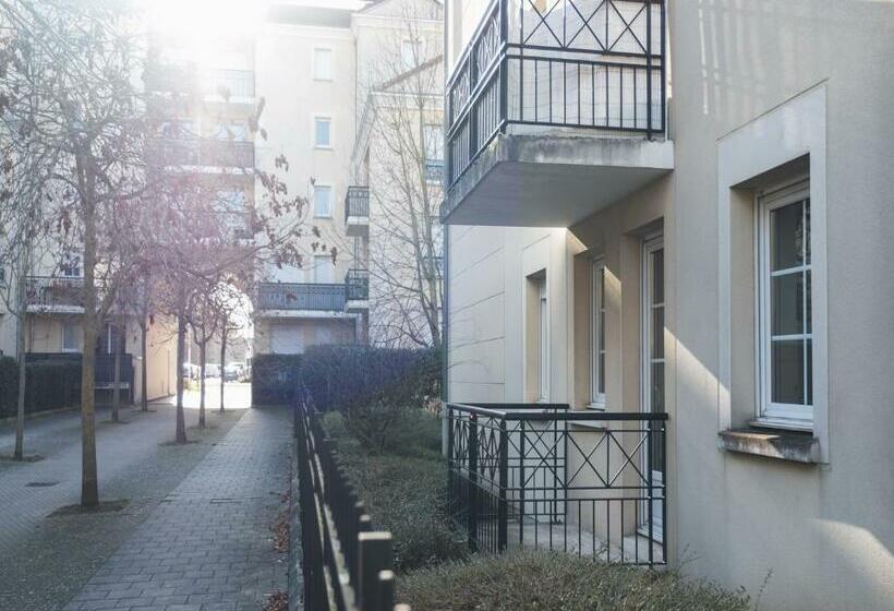 Family Travel Paris 2