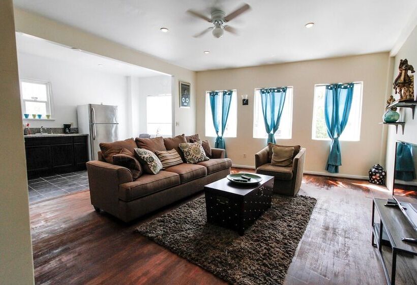 Furnished Los Angeles Apartments