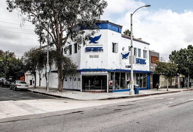 Furnished Los Angeles Apartments