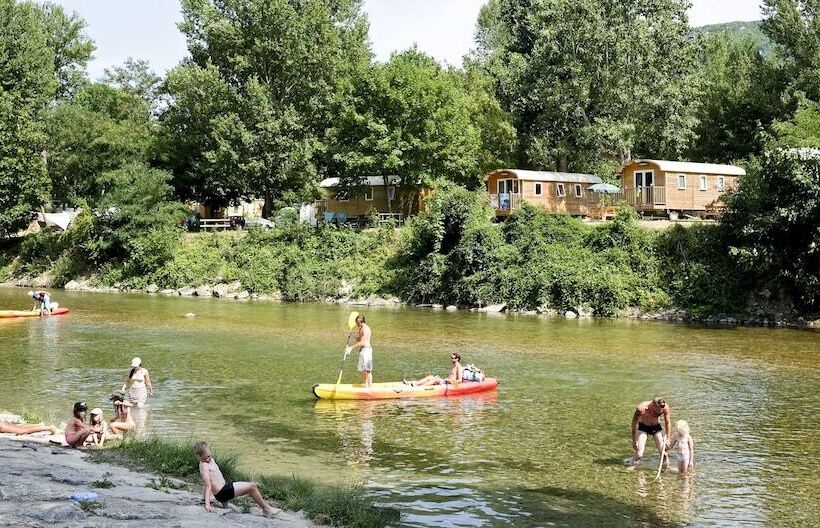 ホテル Huttopia Millau