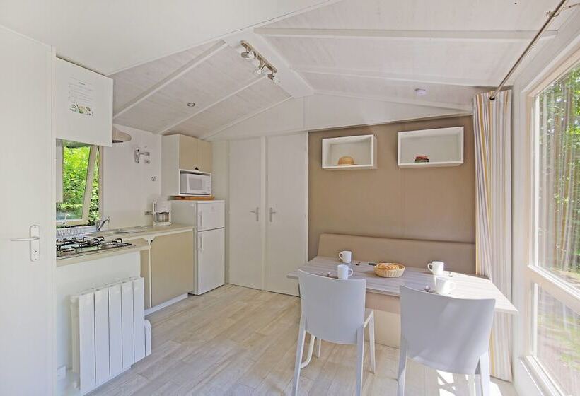 ホテル Huttopia Millau