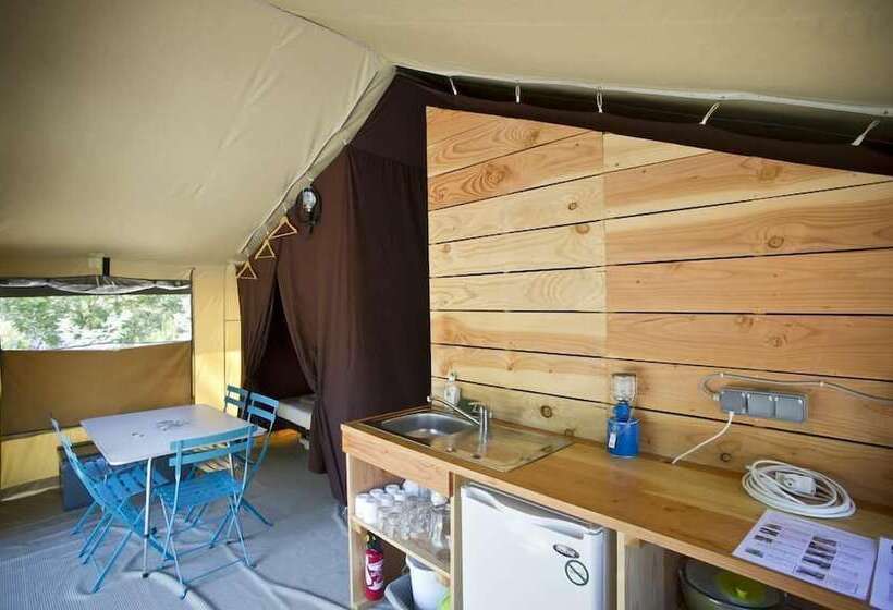 هتل Huttopia Sarlat