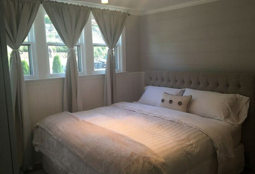 Lake Michigan Beach Cottages