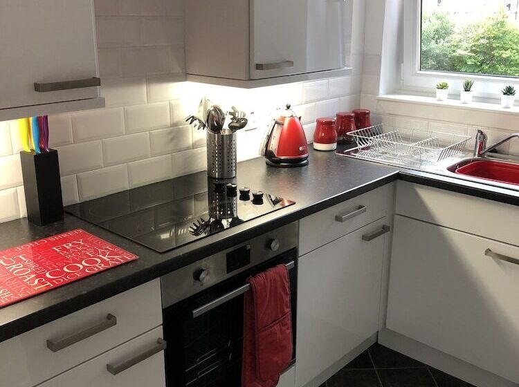 Large Apartment Gla Airport