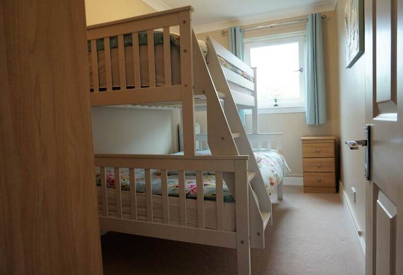 Large Apartment Gla Airport