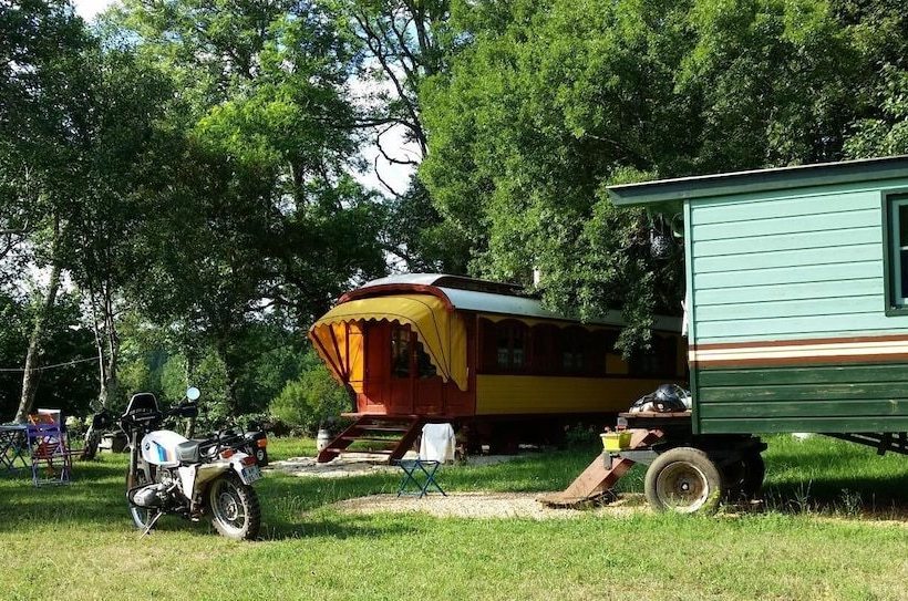 Les Roulottes Du Lot