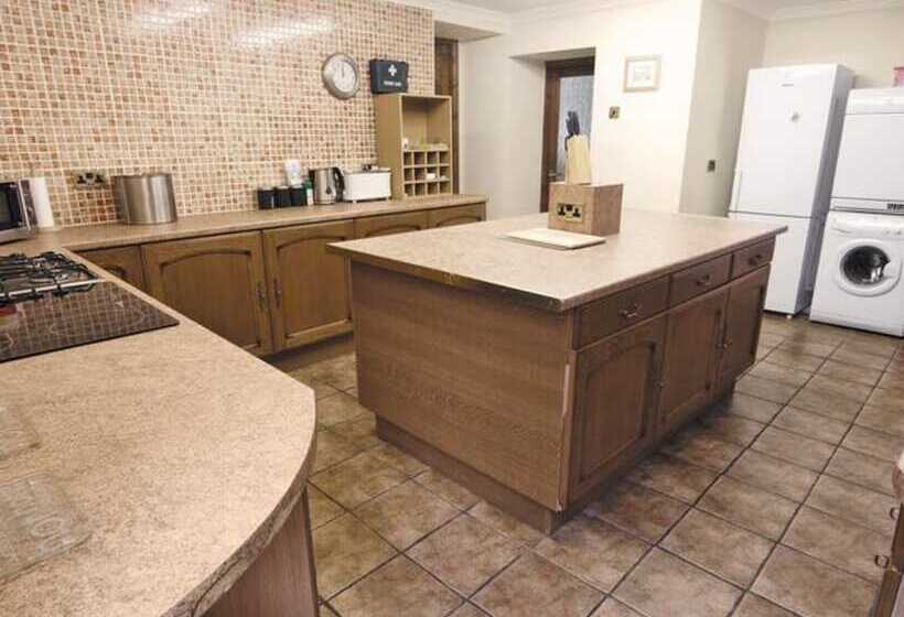 Lovely Large Home 10 Minute Walk To Barmouth Beach