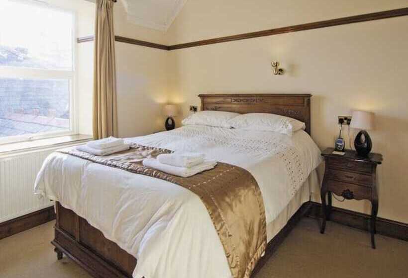 Lovely Large Home 10 Minute Walk To Barmouth Beach