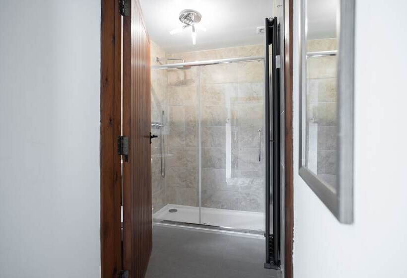 Low Jock Scar Country Estate