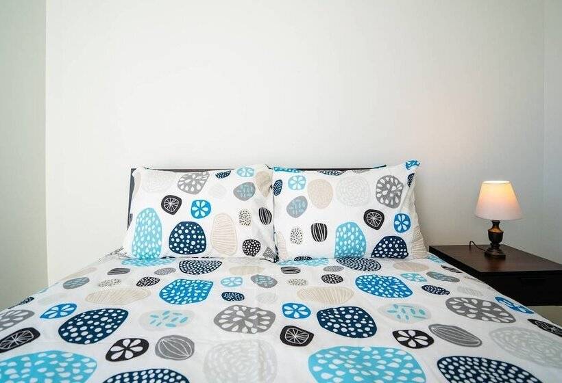 Minimalist & Alluring Condo, Walk To Mile High