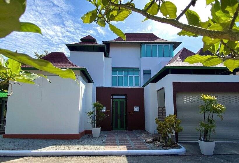 Nagawari Art Maldives Pattaya Villa