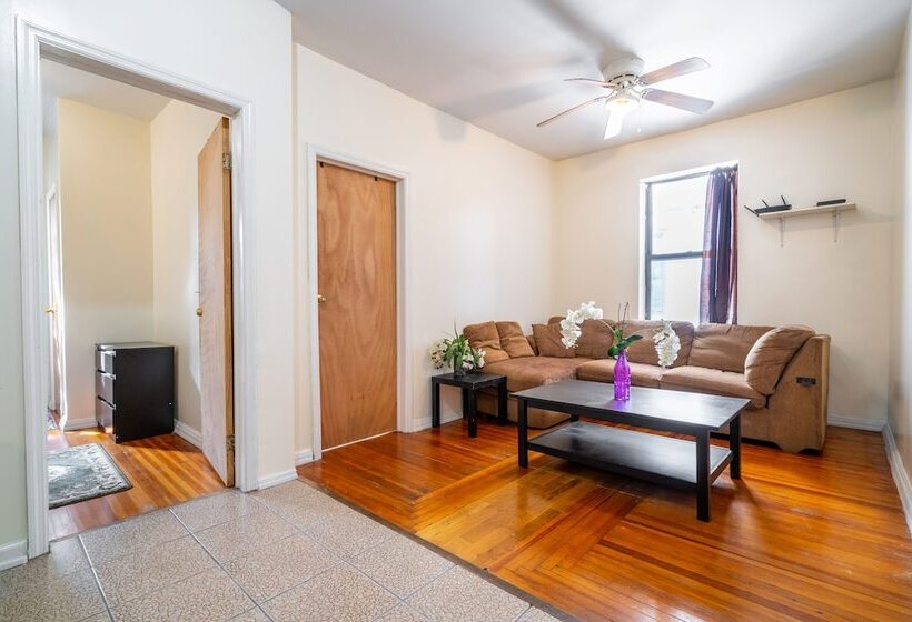 Пансион Furnished Eastern Parkway Guest House