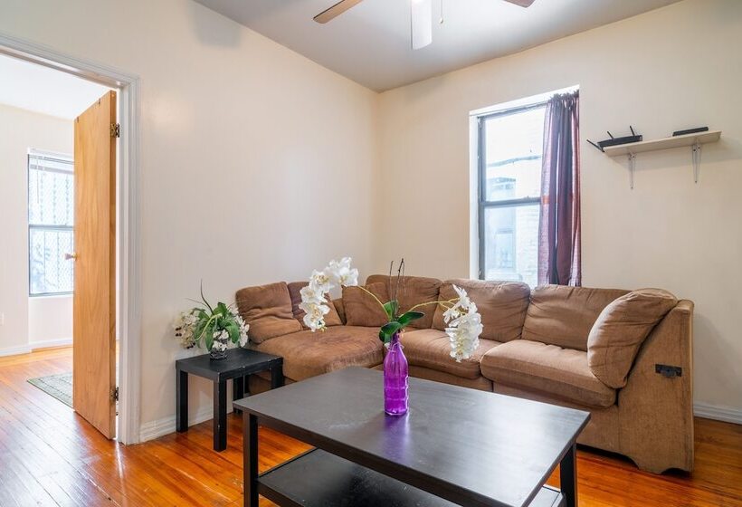 Пансион Furnished Eastern Parkway Guest House