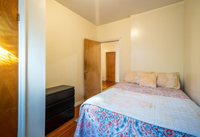 پانسیون Furnished Eastern Parkway Guest House