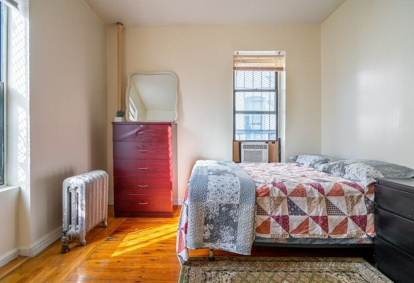 Пансион Furnished Eastern Parkway Guest House