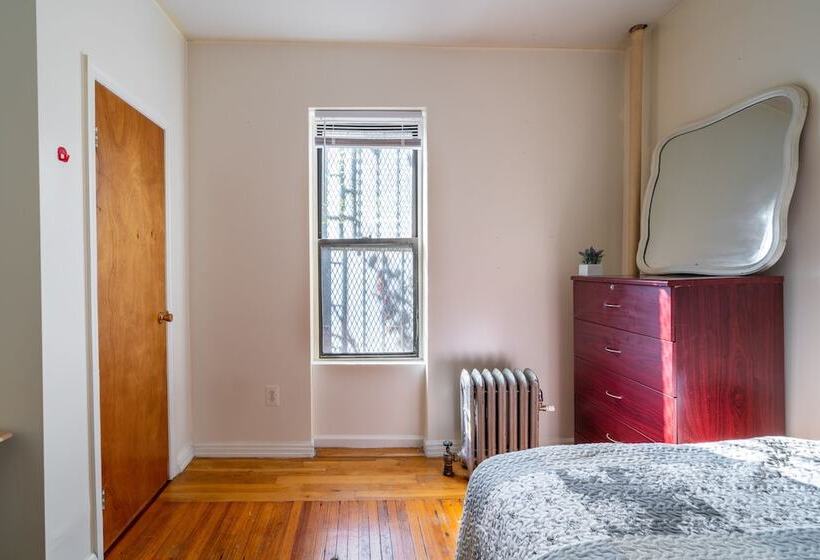 Пансион Furnished Eastern Parkway Guest House