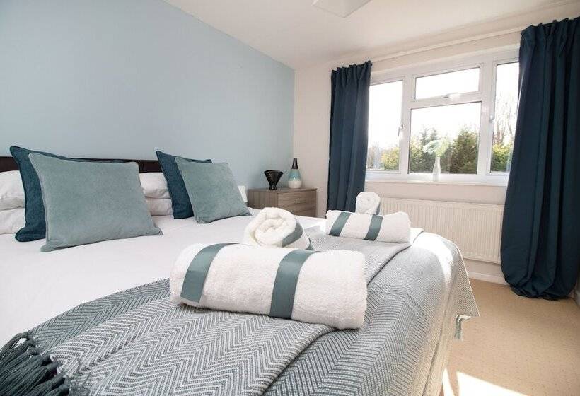 بنسيون Rivermead Serviced Accommodation